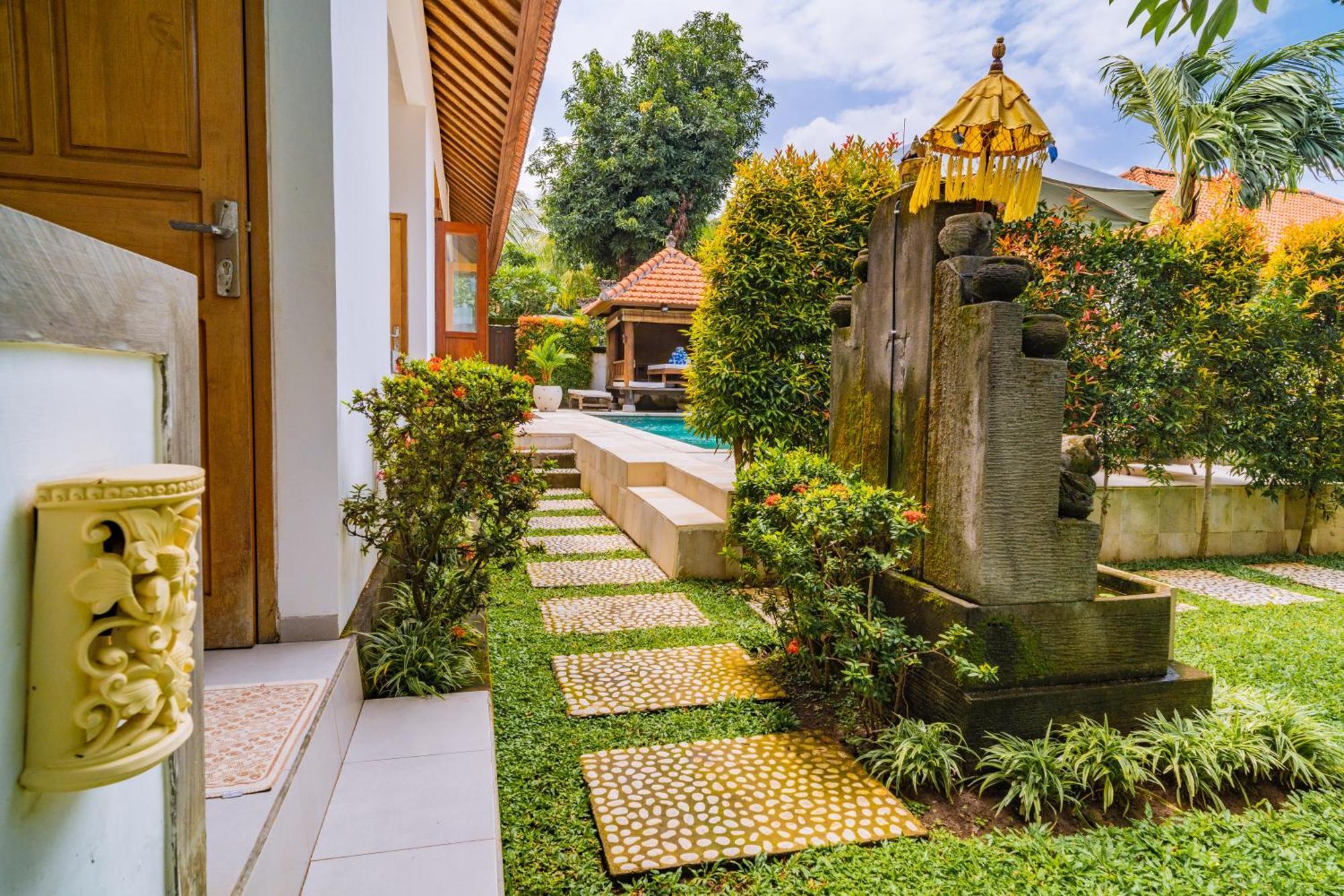 Villa Seruni Lovina Exteriör bild
